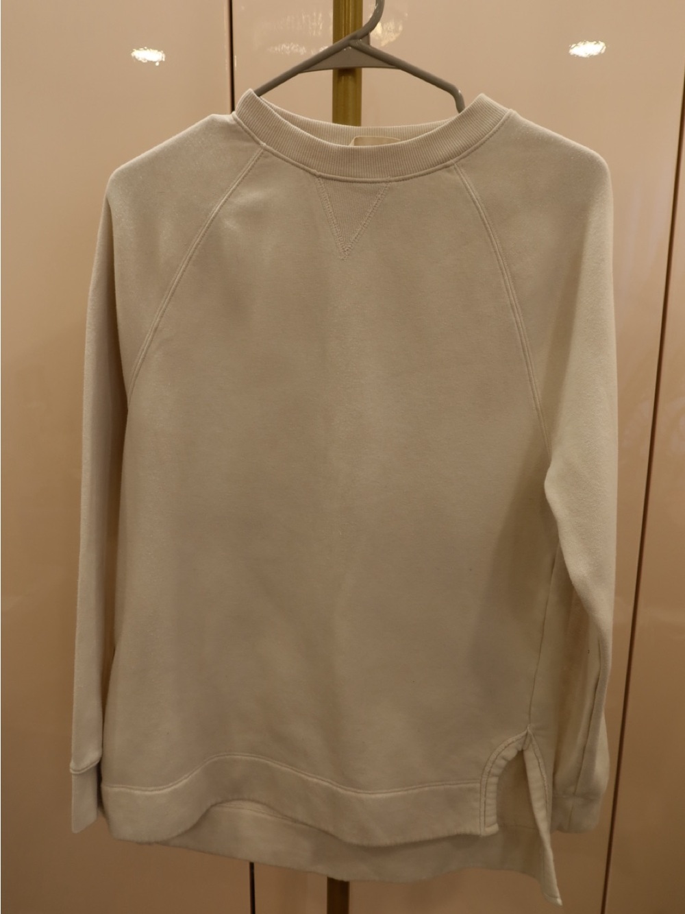Universal Thread Cream Crewneck Raglan Sweatshirt with Side Slit